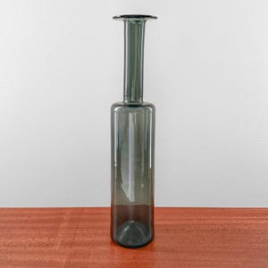 Riihimäen Lasi 1737. Rare grey art glass bottle. Designed by Nanny Still, Finland 1950s.