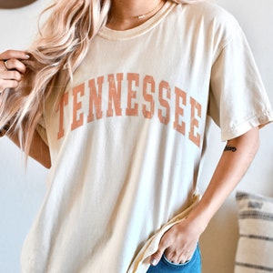 Camiseta gráfica Tennessee Knoxville Camisa universitária Preppy Gola redonda Vintage Estética Camisa universitária Tennessee Smokey Mountains