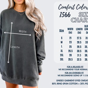 Op de afbeelding: Een maattabel voor een unisex sweatshirt gemaakt van 80% ringgesponnen katoen en 20% polyester. De tabel toont de breedte, lengte en mouwlengte in inches voor maten S tot en met 3XL.