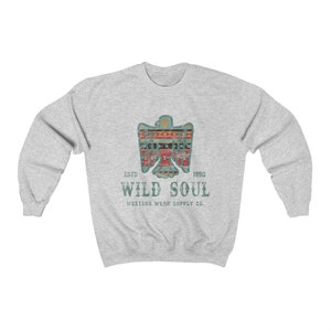 Wild Soul Western Wear Sweatshirt med sliten vintageinspirerad aztekisk sydvästskjorta Thunderbird Crewneck-skjorta med ökenvibbar och westerngrafik bild 8