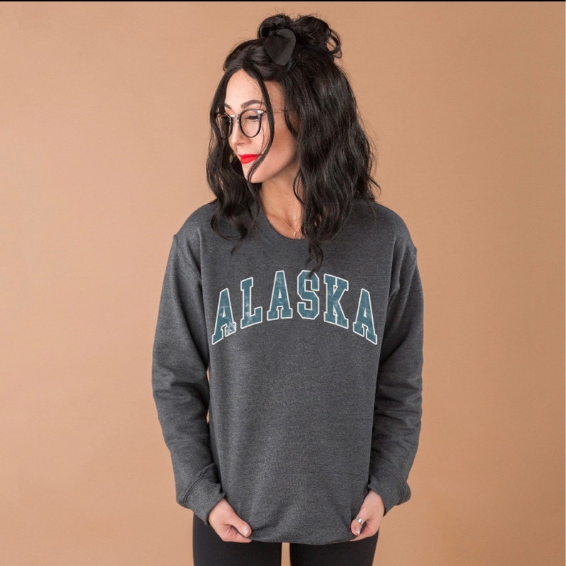 Alaska Sweatshirt Vintage College Sweatshirt Preppy Crewneck Nature Shirt Wilderness Sweater Mountain Sweatshirt Retro Alaska Shirt image 4