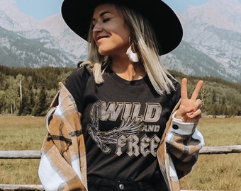Camiseta con gráfico Rocker desgastado salvaje y libre, camiseta de pájaro gratis, camiseta de banda de gran tamaño inspirada en la vendimia, camiseta Thunderbird Boho Retro Eagle