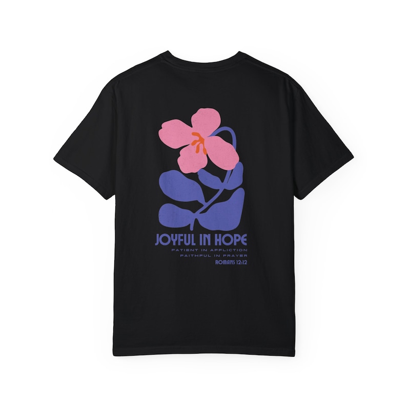 Blij in hoop christelijk grafisch T-shirt comfort kleuren Jezus shirt retro Boho bloemen christelijk T-shirt Wildflower shirt bijbelvers esthetiek afbeelding 6