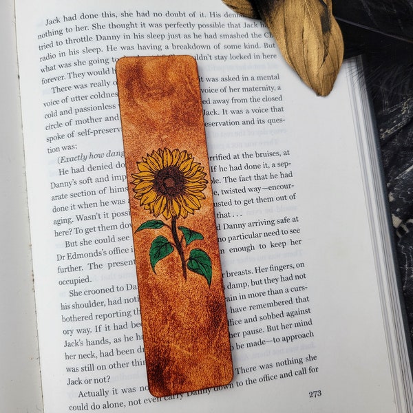 Sunflower Bookmark | Unique Leather Bookmark | Book Lover Gift | Flower Bookmark | Custom Floral Bookmark | Plant Lover Gift | Personalized