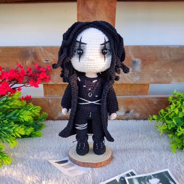 Tutorial: The Crow Amigurumi Pattern