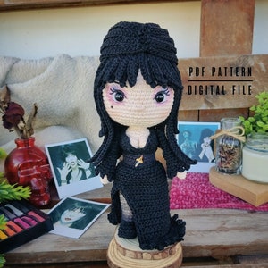 Tutorial: The Gothic Diva Amigurumi Pattern