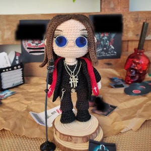 Tutorial: Amigurumi Crochet Pattern – The Mad Man + Bonus Bat | Rock Legend PDF Tutorial | Digital Download