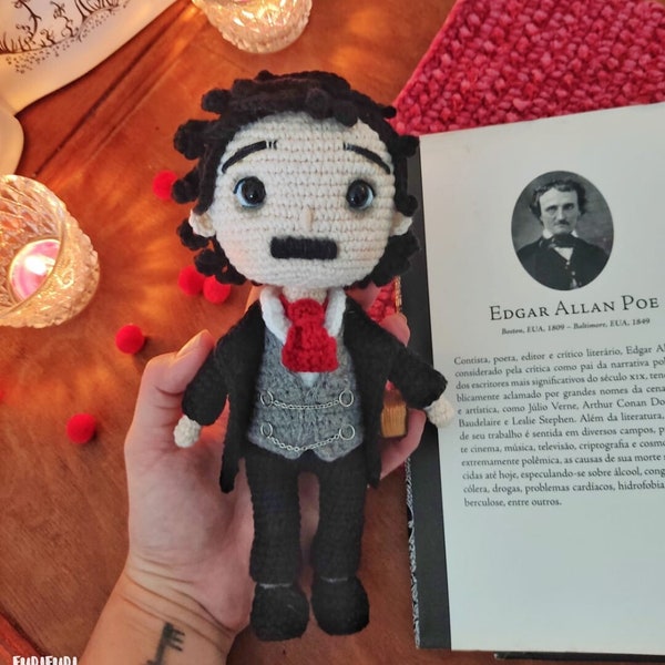 Tutorial: Edgar Allan Poe Amigurumi Pattern