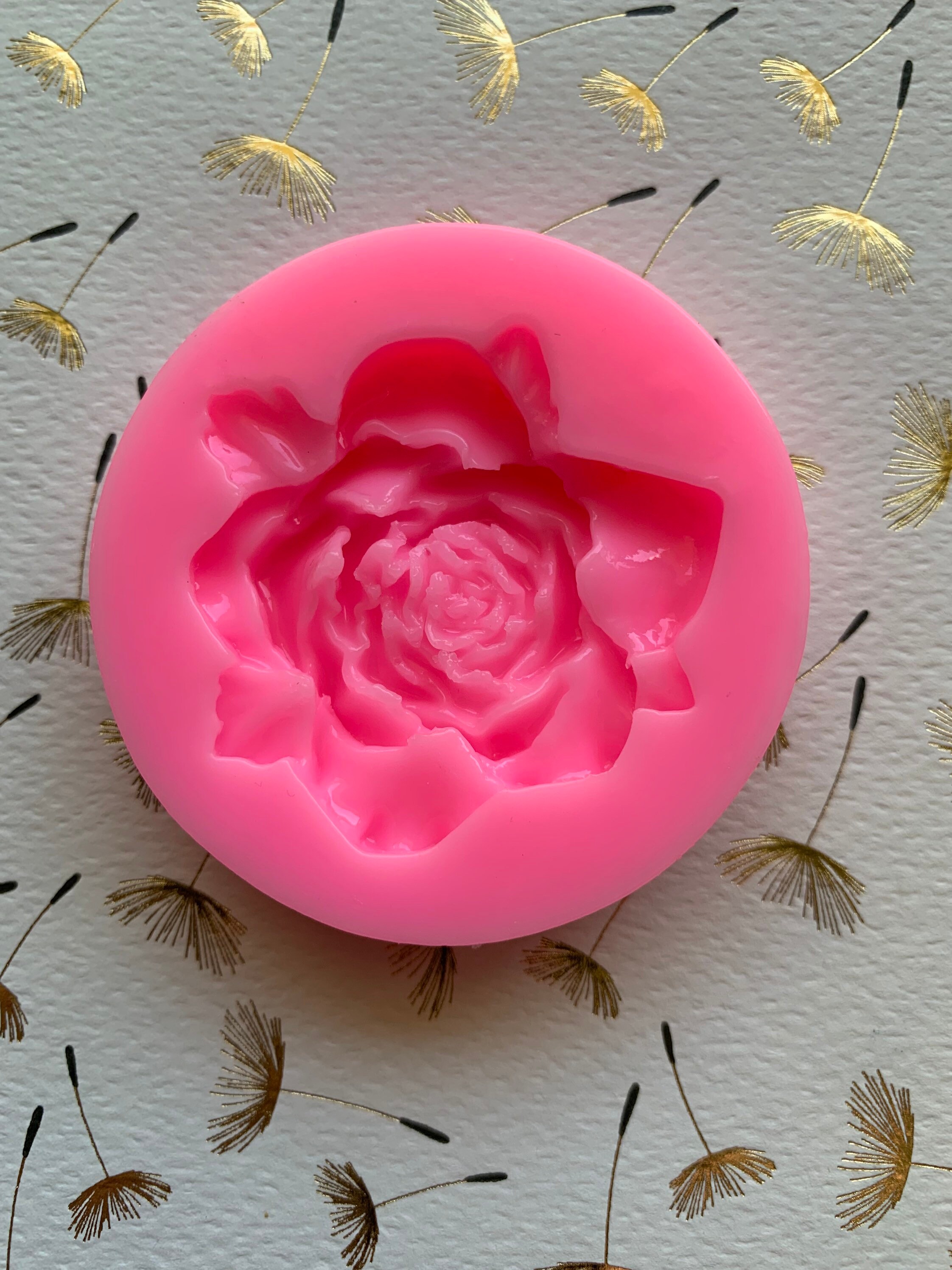 Rose Pendant Silicone Mold Valentine's Day Resin Pendant Wall Decoration  Semi-dimensional Rose Molds