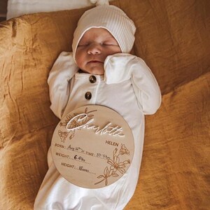Birth Announcement/ Engraved Baby announcement Plaque | Wooden Birth Gift | Social Media Photo Prop Disc