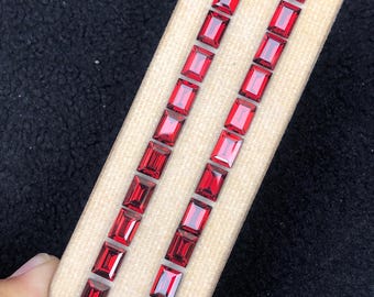 Lote de granate rodolita rojo frambuesa / Talla baguette calibrada, fabricación de joyas, 27,7 ct