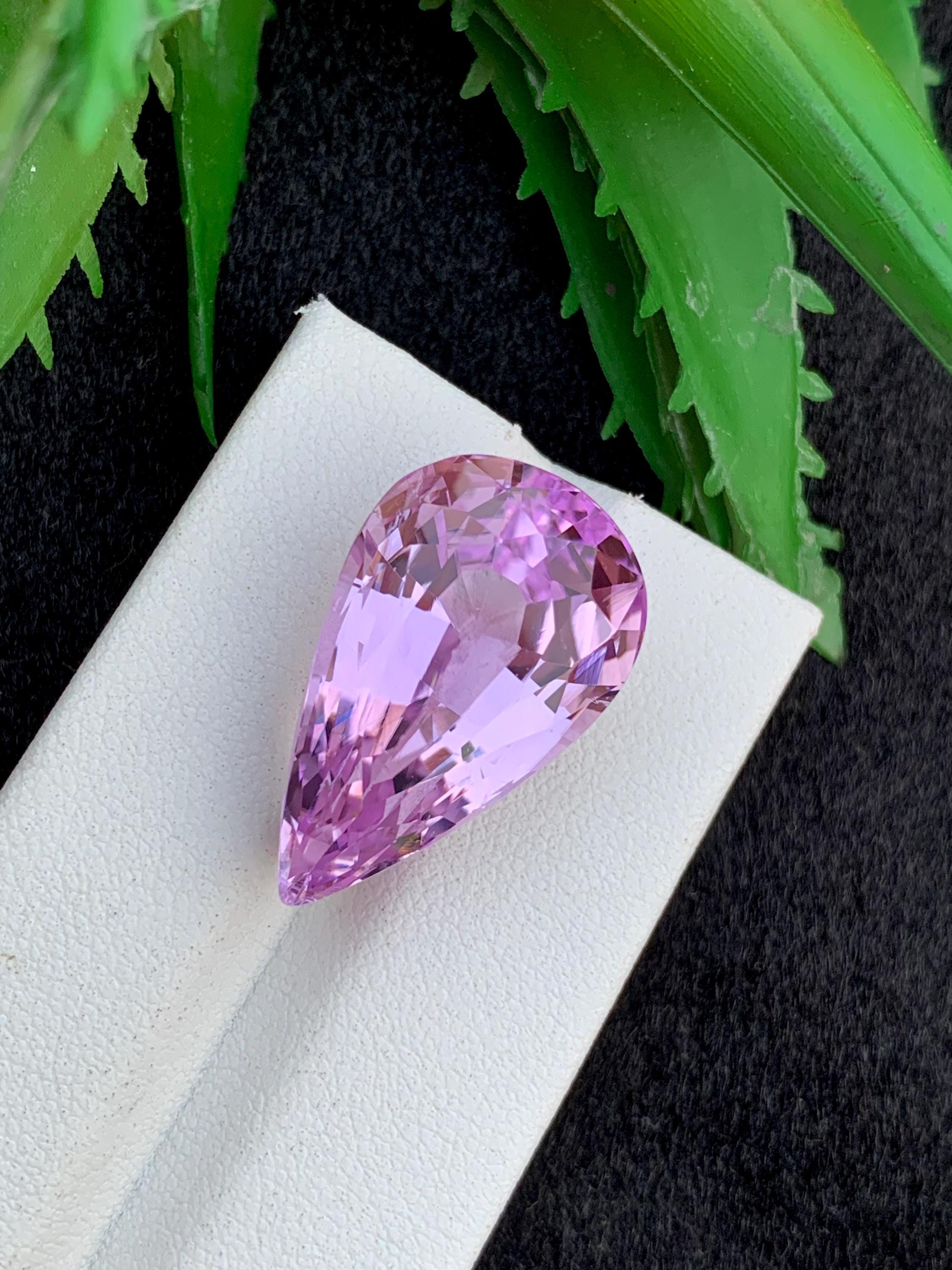 ホットピンククンツァイト宝石：29カラットペアカット、ジュエリー