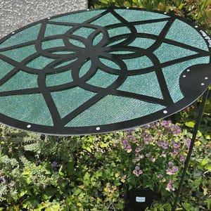 Green Mandala Plant Shade: 24&quot; plant Umbrella with 40&quot; Rod