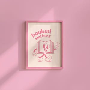 予約で忙しい、レトロな名言、デジタルプリントアート、ダウンロード可能なアート、読書アートプリント、レトロな漫画ポスター、励ましのポスター、ピンクのアート