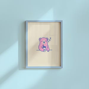 Bär Cartoon Kunst Digitaldrucke | Niedliche Tier und Kaffee Kunst | Rosa Retro Küche Dekor | Beige & Rosa Wandkunst