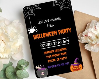 Puede incluir: Invitación a una fiesta de Halloween negra y naranja con una telaraña, una araña, un caldero y una calabaza. La invitación dice "Únete a nosotros si te atreves a una fiesta de Halloween, el 22 de octubre a las 5 pm, Residencia Johnson, 1234 Spooky Lane, Rialto, CA 92337, RSVP Sara: 436-436-3467."