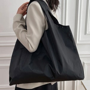 Large & Strong Capacity Shopping Bag ,Black foldable comfy shopping Bag