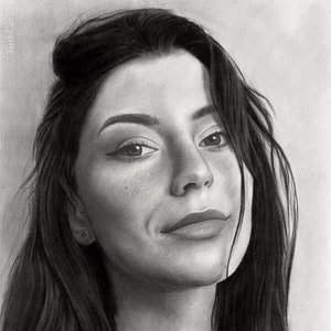 Custom charcoal portrait from photo, handmade personalized realistic drawing, Original hand-made drawing. zdjęcie 1