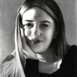 Custom charcoal portrait from photo, handmade personalized realistic drawing, Original hand-made drawing. zdjęcie 10