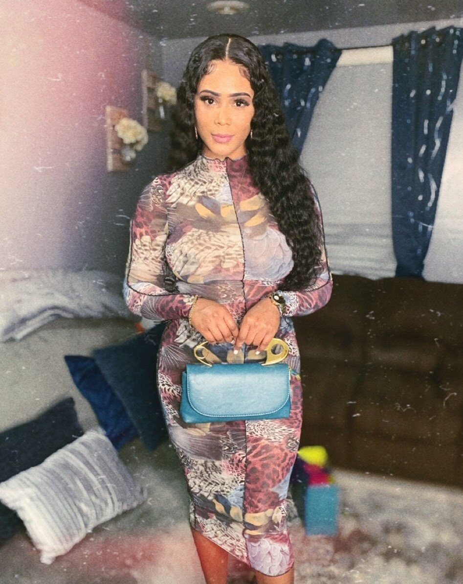 bolsa with safety pin handle