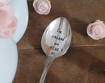 Pregnancy announcement, Spoon engraved “we are expecting a BABY”