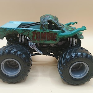 Monster Jam Zombie Custom Dyed Swamp Decay 1:64 Diecast Spin Master Monster Truc image 2