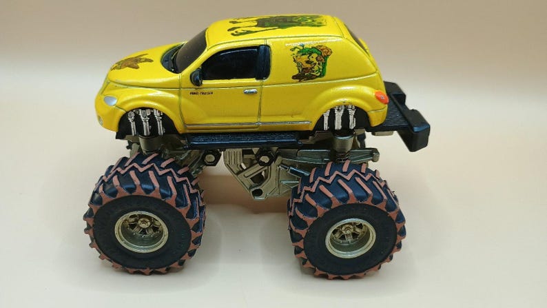 Zombie Spongebob Custom Swamp Bogger 1:64 Diecast PT Cruiser Monster Truck image 2