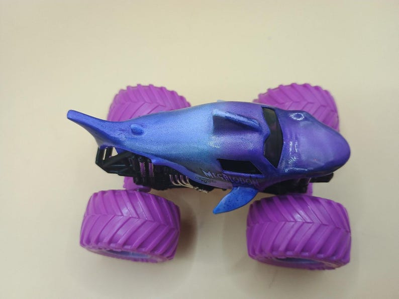 Monster Jam Megalodon 1:64 Diecast Custom Dyed Purple Blue Ombre Spin Master image 7