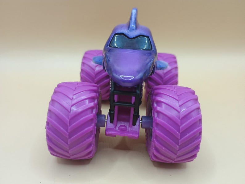 Monster Jam Megalodon 1:64 Diecast Custom Dyed Purple Blue Ombre Spin Master image 4