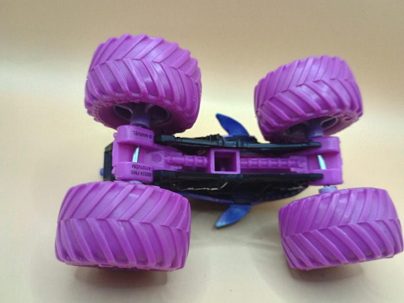Monster Jam Megalodon 1:64 Diecast Custom Dyed Purple Blue Ombre Spin Master image 6