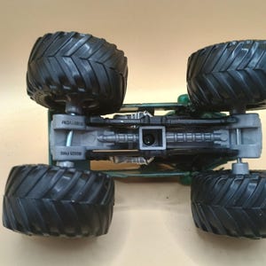 Monster Jam Zombie Custom Dyed Swamp Decay 1:64 Diecast Spin Master Monster Truc image 6