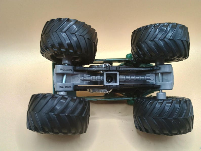Monster Jam Zombie Custom Dyed Swamp Decay 1:64 Diecast Spin Master Monster Truc image 6