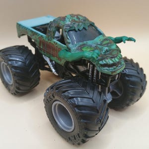 Monster Jam Zombie Custom Dyed Swamp Decay 1:64 Diecast Spin Master Monster Truc image 1