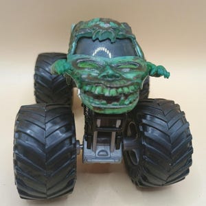 Monster Jam Zombie Custom Dyed Swamp Decay 1:64 Diecast Spin Master Monster Truc image 4