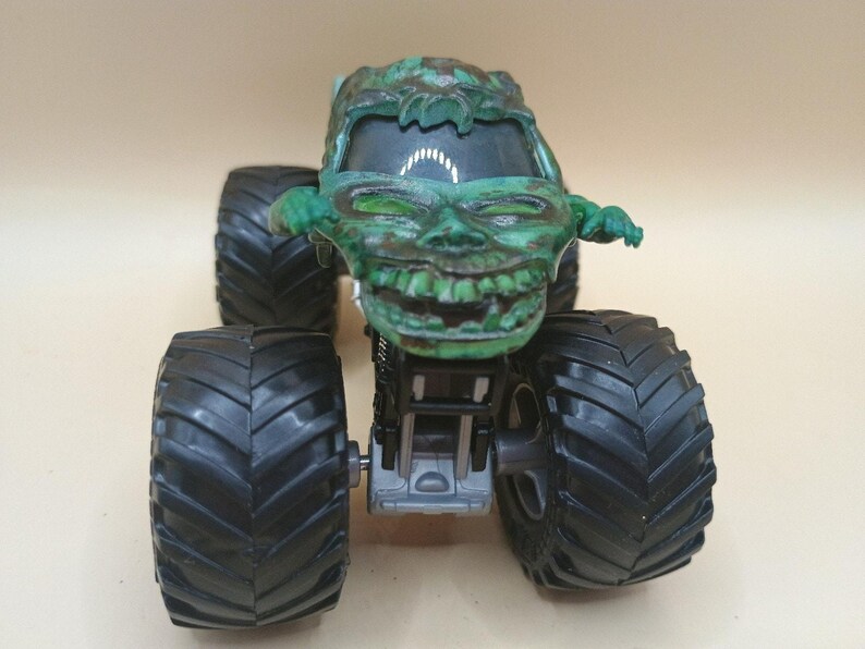 Monster Jam Zombie Custom Dyed Swamp Decay 1:64 Diecast Spin Master Monster Truc image 4
