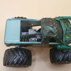 Monster Jam Zombie Custom Dyed Swamp Decay 1:64 Diecast Spin Master Monster Truc image 7