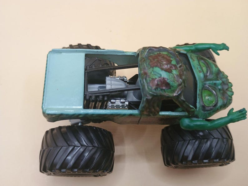 Monster Jam Zombie Custom Dyed Swamp Decay 1:64 Diecast Spin Master Monster Truc image 7