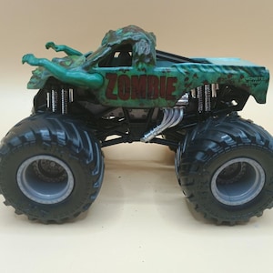 Monster Jam Zombie Custom Dyed Swamp Decay 1:64 Diecast Spin Master Monster Truc image 3