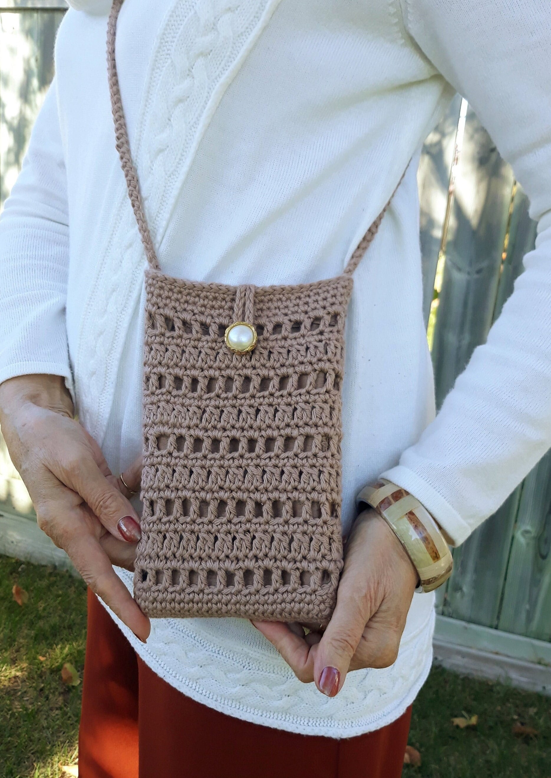 Celly Bags: Handbags Made Just to Fit Your Cell Phone