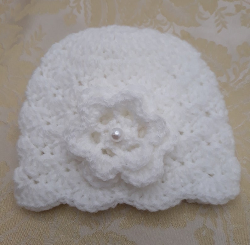 White Baby Hat With Flower, Preemie Baby Girl Hat Crochet, Baby Hospital Cap, Crochet Baby Beanie with Flower, Newborn Soft Hat,Newborn Gift White Hat & Flower