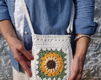 Crochet Sunflower Crossbody Bag, Ladies Handmade Sunflower Purse, Boho Sunflower Handbag, Sunflower Cell Tote, Shoulder Purse, Gift for Teen