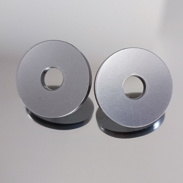 Boucles d'oreilles disque rond percé acrylique gris satin