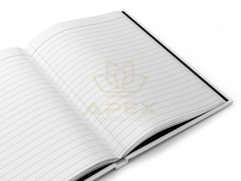 Peut inclure: Un carnet &agrave; lignes blanches avec une reliure noire et un logo dor&eacute; qui dit "Apex Artisans" sur la couverture.