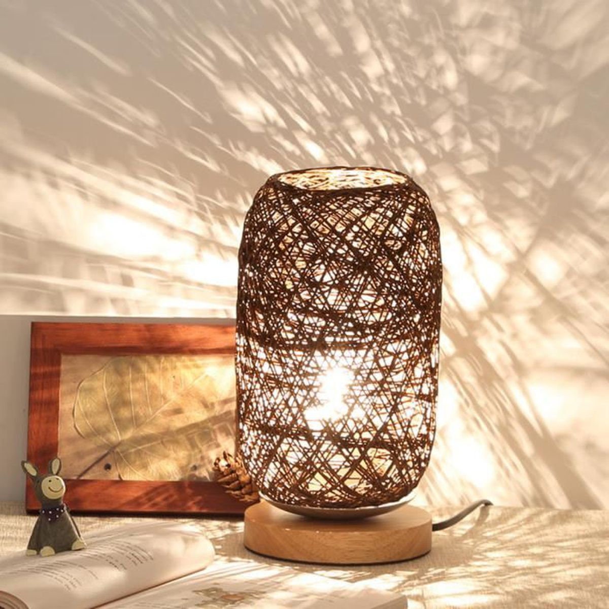 Lampe de Chevet Led en Bois et Rotin Naturel - Design Moderne Livraison Rapide