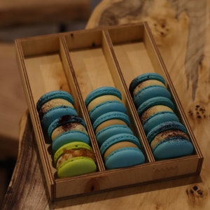 Wood Macaron Display stand, Dessert table stand marshmallow display holder, Macaron Box