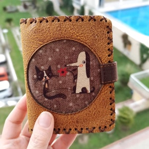 Carteira de couro vegana para mulheres com design de gato e cachorro, cor mostarda - Presente feito à mão para mulheres - Presente de Dia das Mães - Estilo Boho - Porta-cartões