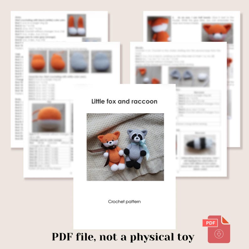 Puede incluir: Un documento de patr&oacute;n de ganchillo en PDF digital titulado Little fox and raccoon que contiene instrucciones e im&aacute;genes para crear dos peque&ntilde;os animales de peluche. La imagen central muestra un zorro naranja de ganchillo con una cinta marr&oacute;n y un mapache gris con una cinta azul.