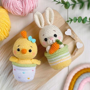 SET DI MOTIVI Amigurumi all'uncinetto Animali pasquali in vaso: coniglietto, pecora, pulcino. Decorazioni pasquali PDF schema facile all'uncinetto, Amigurumi e sonagli immagine 4