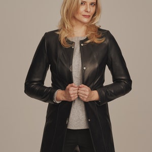Long manteau en cuir noir pour femme | Cuir d'agneau véritable fait main | Vêtements d'extérieur élégants