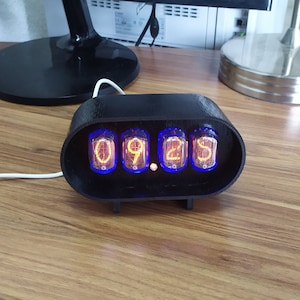 IN-12 NIXIE CLOCK Painted in black | Vintage retro desk clock | Handmade wooden nixie tube clock